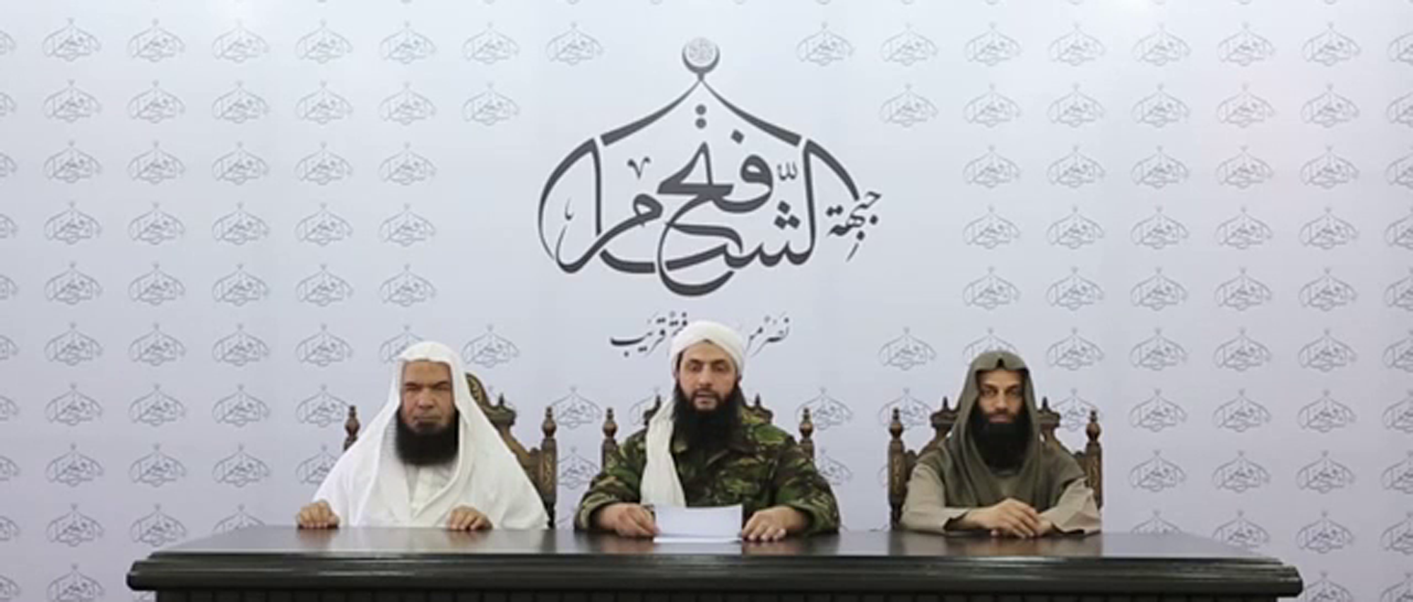Abu Mohammed al-Jawlani, Anführer der Jabhat an-Nusra, gibt die Gründer der Fatah ash-Sham bekannt (Screenshot: Youtube)
