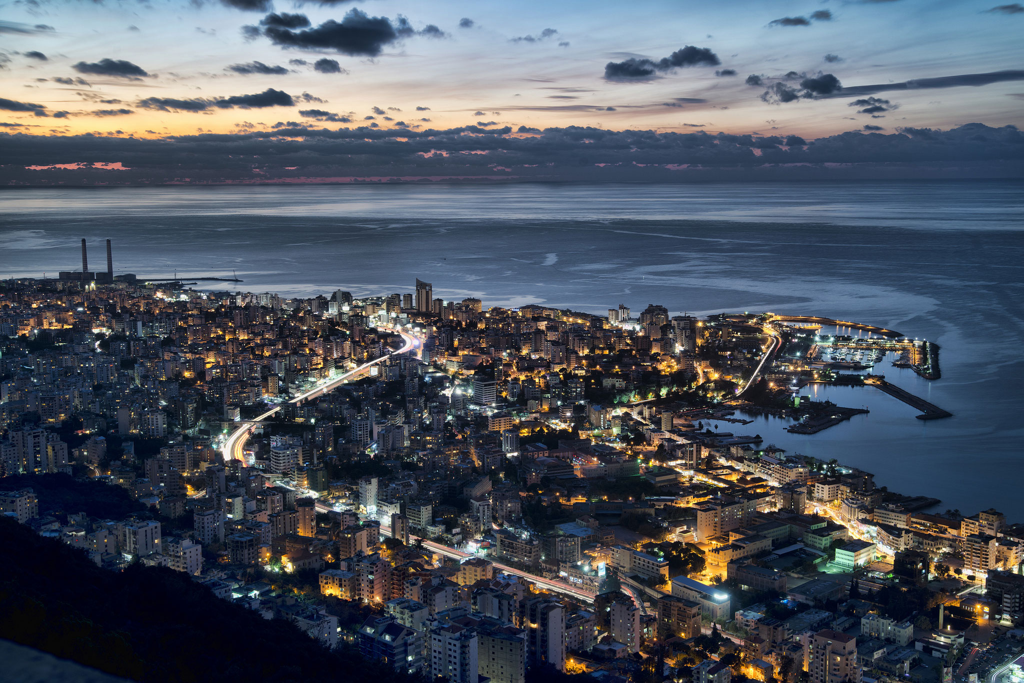 Blick über Beirut, die Hauptstadt des Libanon. Foto: Ahmad Moussaoui (CC BY 2.0) https://creativecommons.org/licenses/by/2.0/ https://www.flickr.com/photos/ahmadmoussaoui/8278992944/